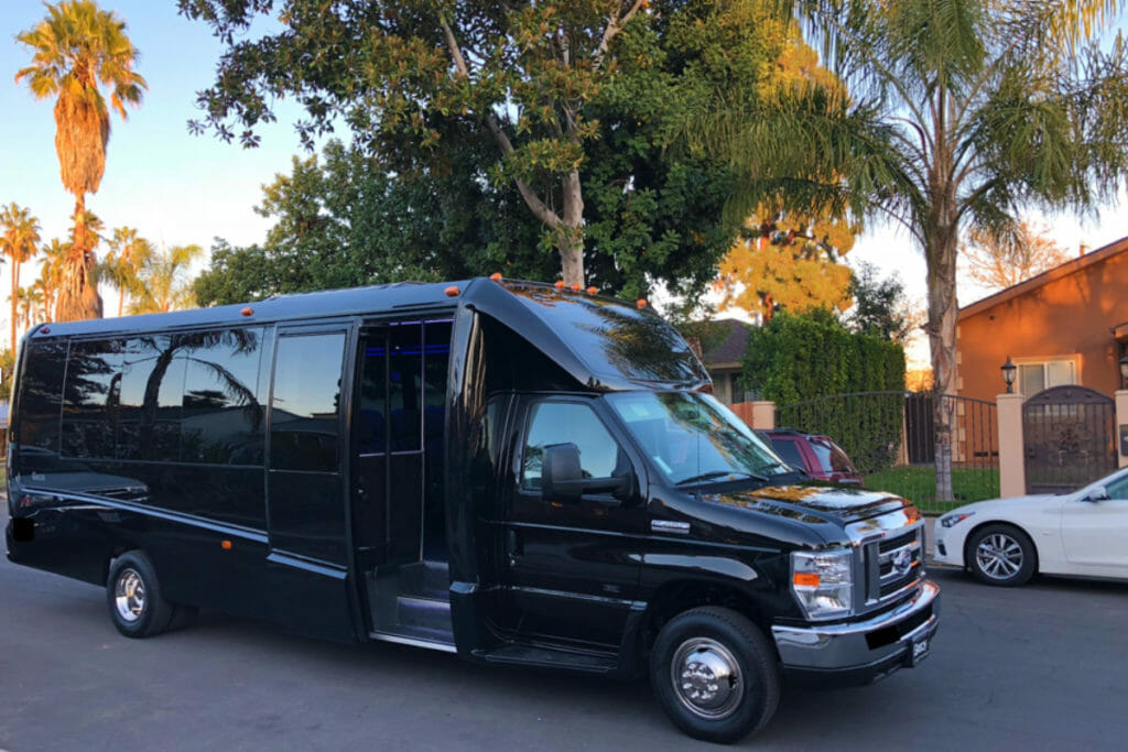 Luxusní Skupina Dopravu Limuzínou Mini Trenéři Los Angeles