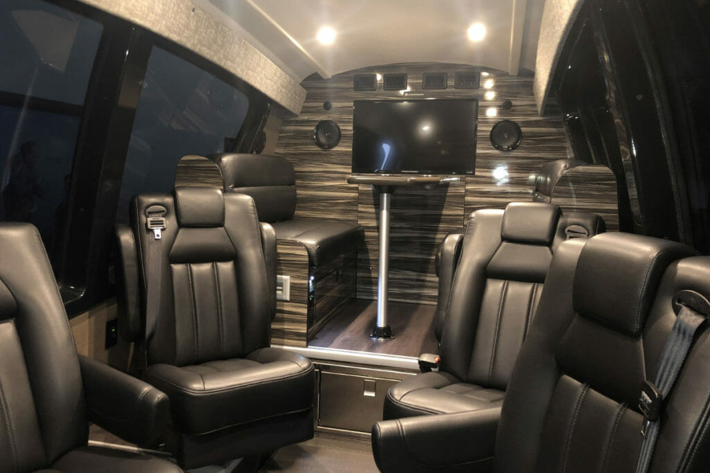 Mercedes Sprinter Van Limuzyna luksusowe wnętrze 